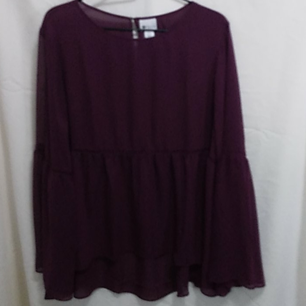 Stylus womans top sz XL